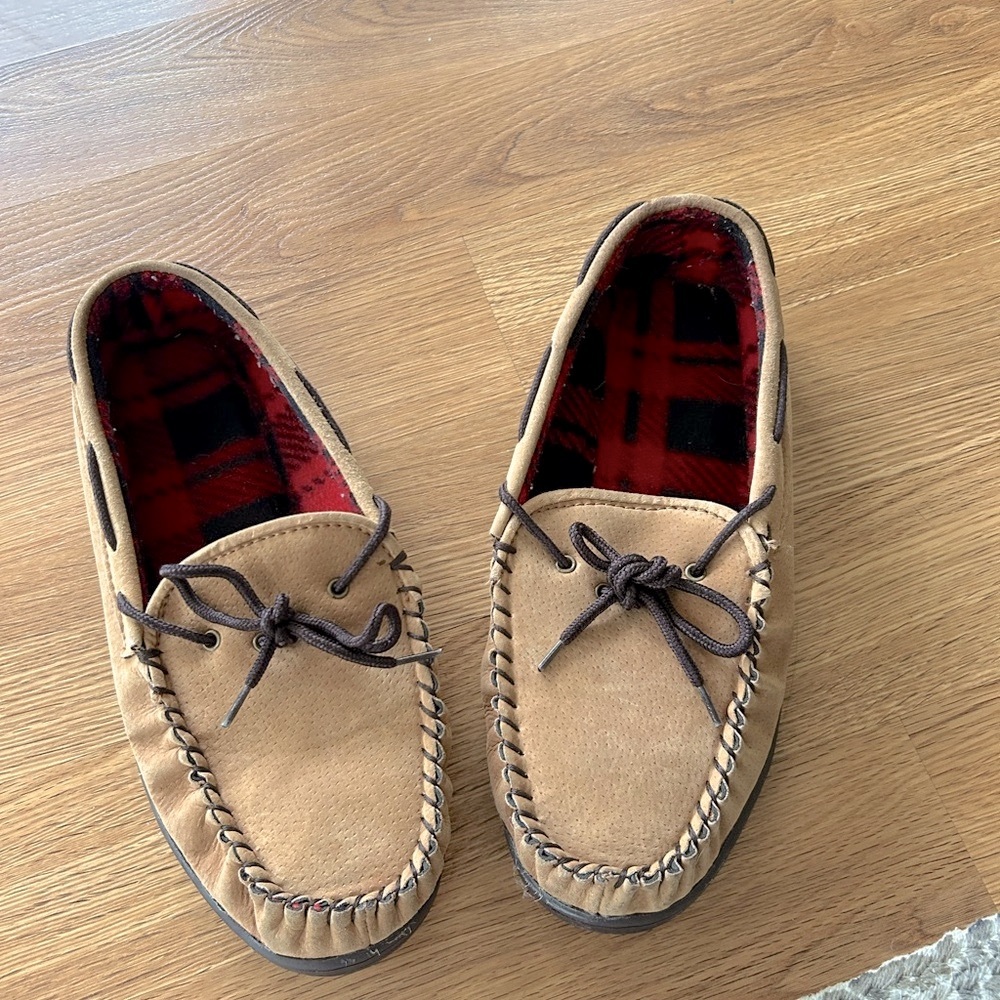 men’s size 10 moccasins!